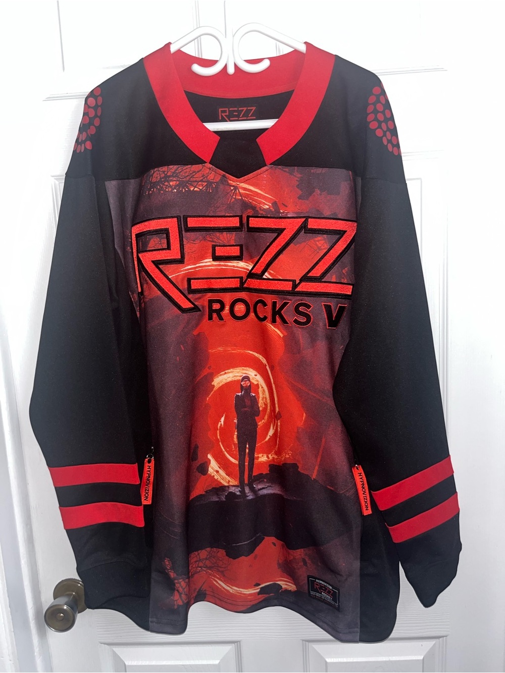 Rezz Hypnovizion Rocks V Hockey Jersey Large Men Shirt Rave EDM Merch Red Black